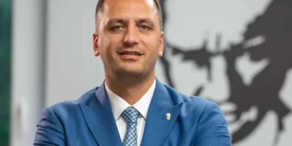 bornova-belediye-baskani-omer-eski-serbest-birakildi-1775777623-738_large