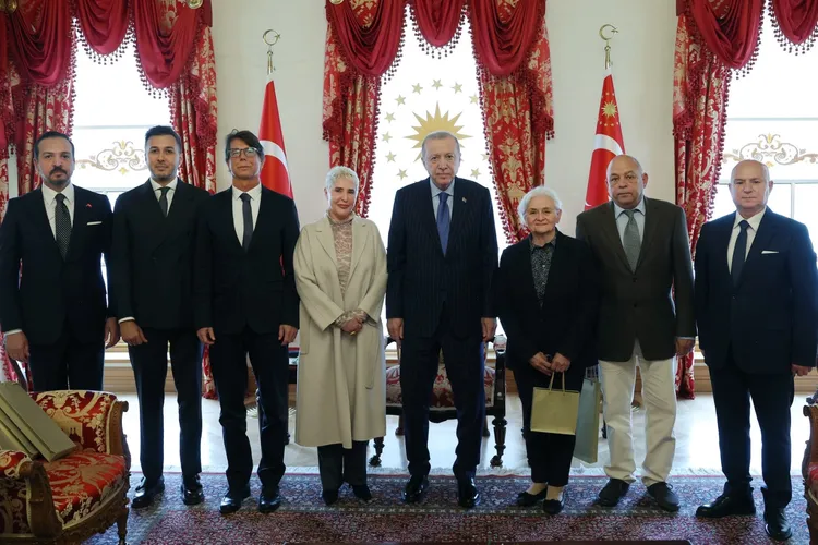 cumhurbaskani-erdogan-27-mayis-magdurlarinin-ailelerini-kabul-etti-1779797598-670_large